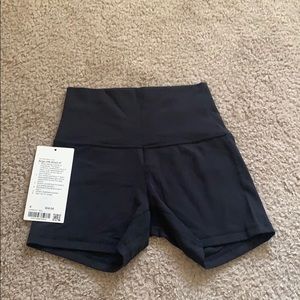 Brand new never worn lulu lemon align shorts